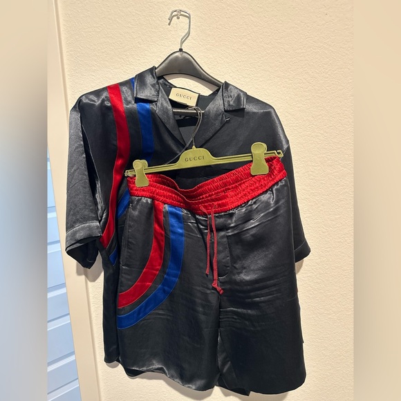 Men’s Gucci Short Set Authentic - Picture 2 of 10